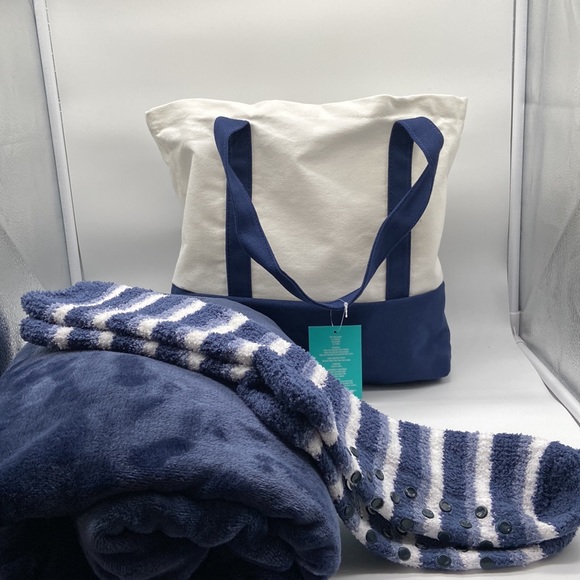 Canvas Tote Bag Throw Blanket & Socks Gift Set - Picture 2 of 3